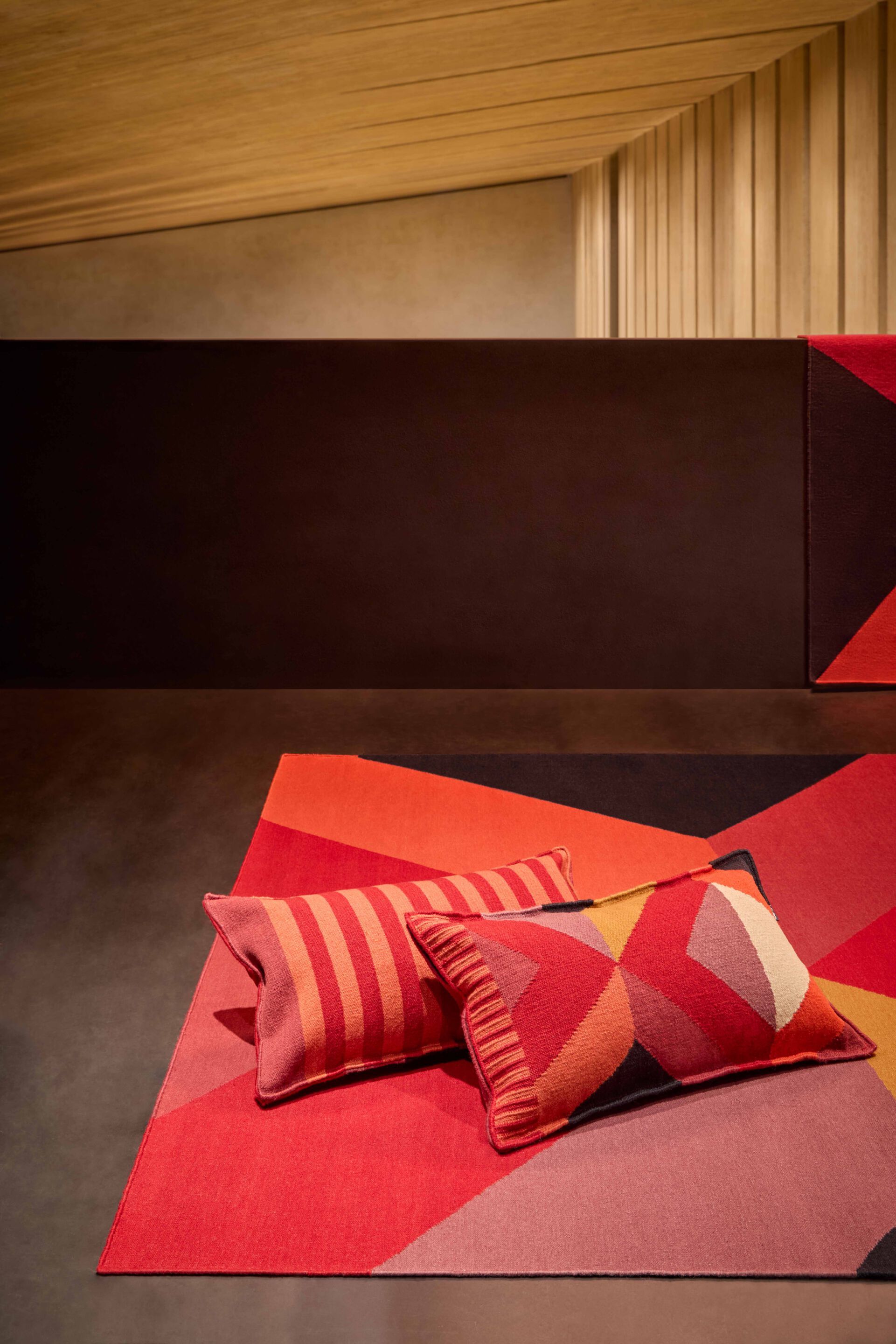 Съемная шерстяная подушка с геометрическим рисунком GAN Vanguardias ARCH-00072484 - Вид №8