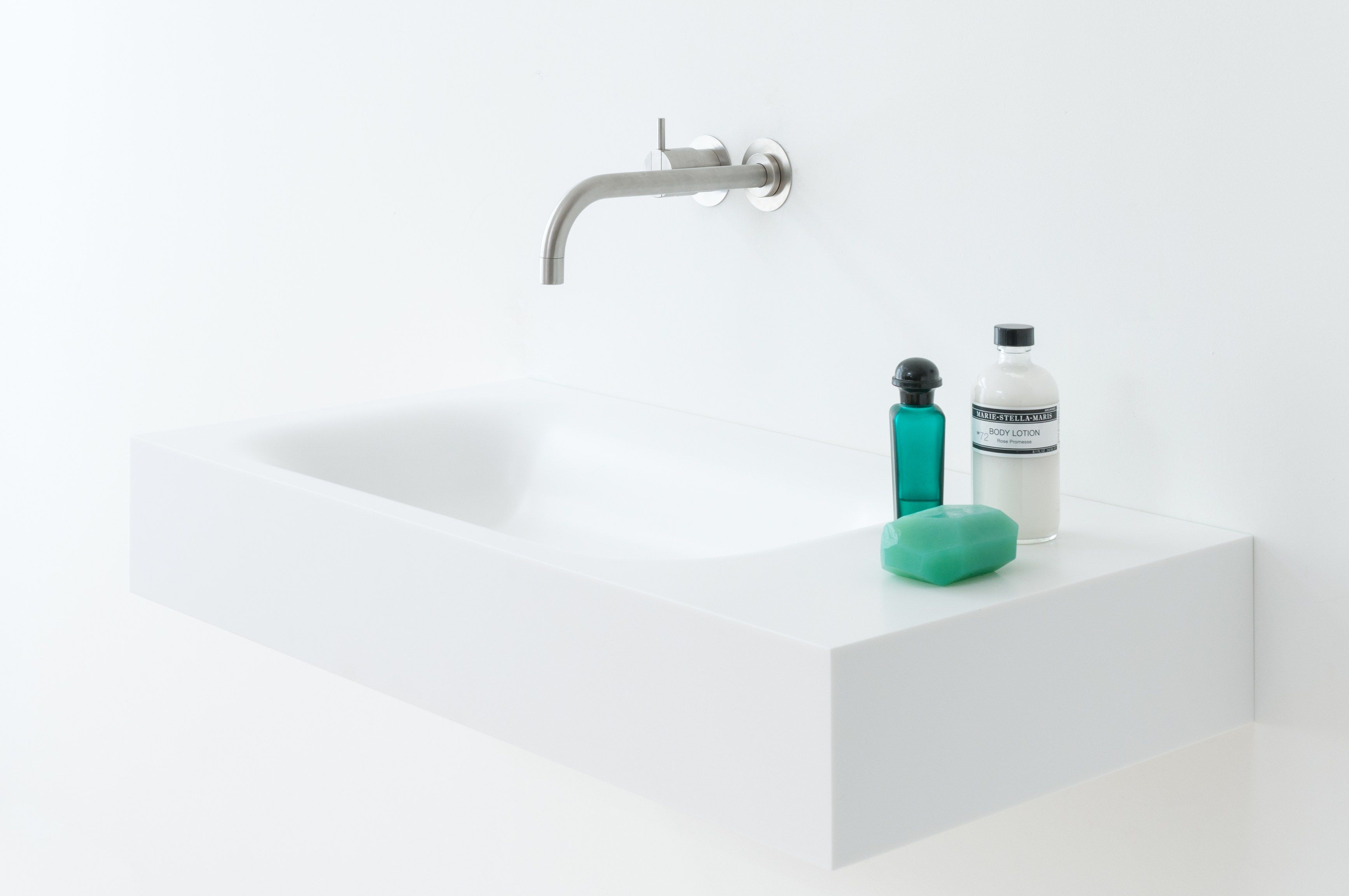 Прямоугольный подвесной умывальник в HIMACS Not Only White Blend ARCH-00103467 - Вид №3