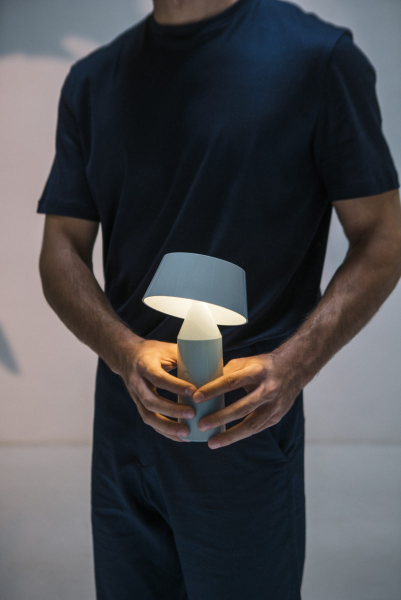 076338 Настольная лампа голубая Marset Bicoca  - Вид №1