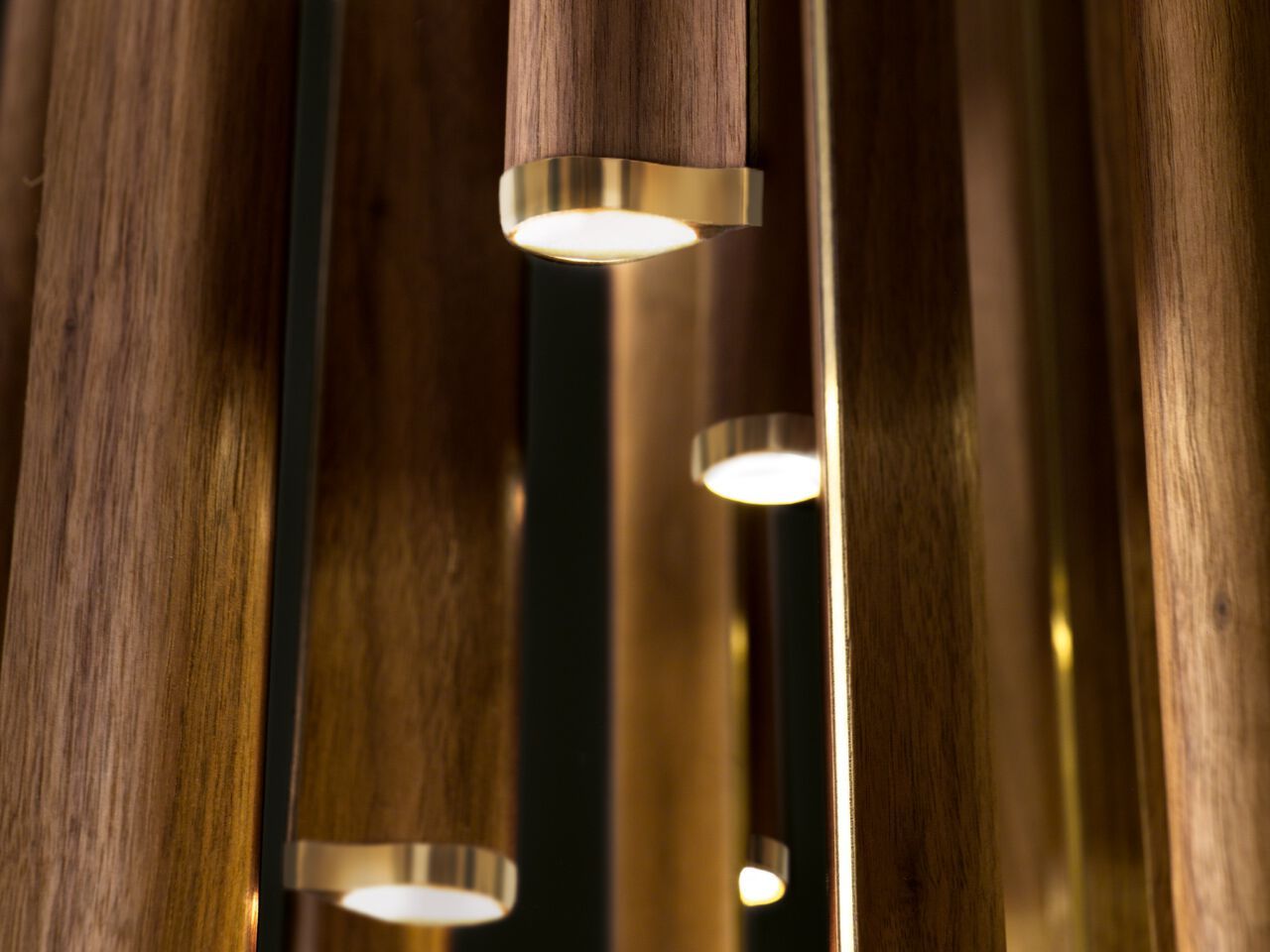 Светодиодный подвесной светильник из орехового дерева Giorgetti LEAF ARCH-00030523 - Вид №2