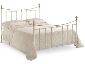 Железная двуспальная кровать