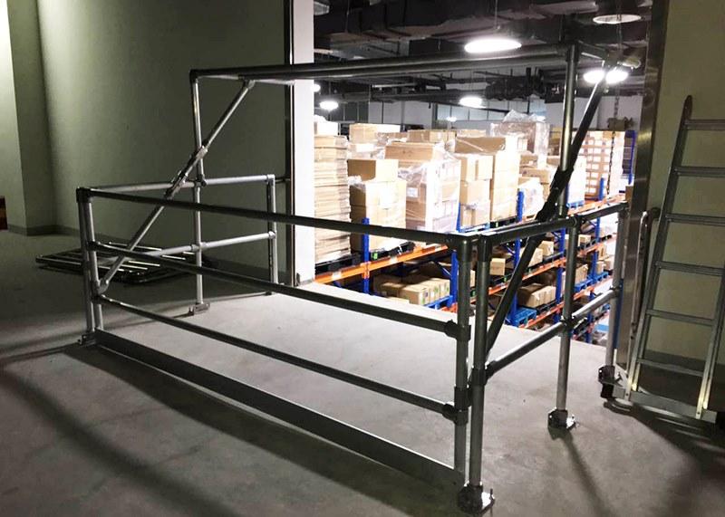 ArtSteel Подъемно-поворотная дверь из горячеоцинкованной или окрашенной в желтый цвет стали Palletgate Sgpgtyagv Santreyd  - Вид №4