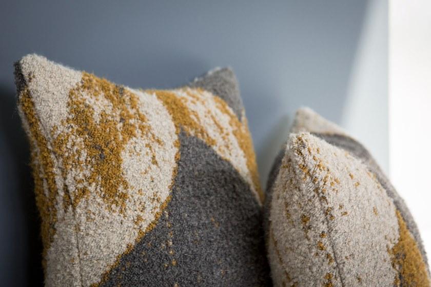 Ethnicraft Прямоугольная подушка из ткани Refined layers 21038/21039 - Вид №6