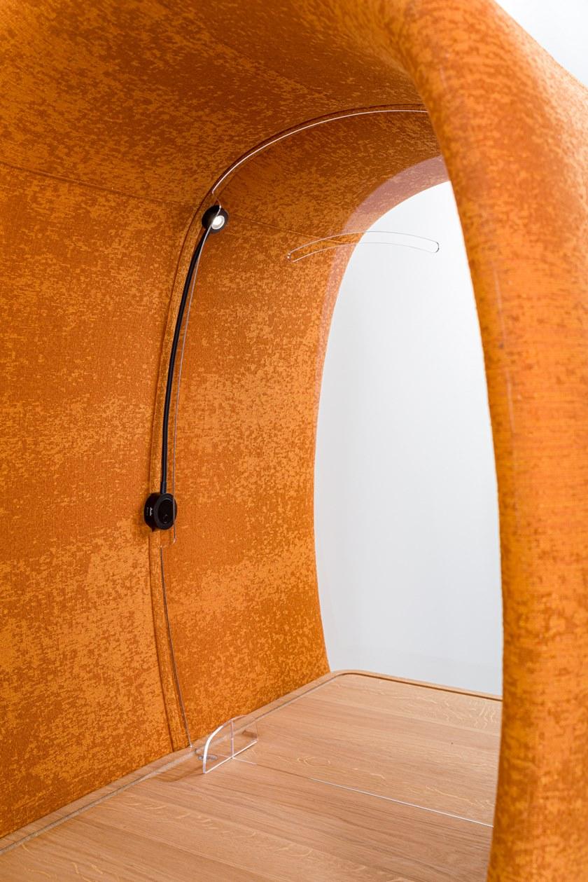 BuzziSpace Акустическая мультимедийная офисная кабина из ткани со встроенным освещением sun-id-1381635 - Вид №4