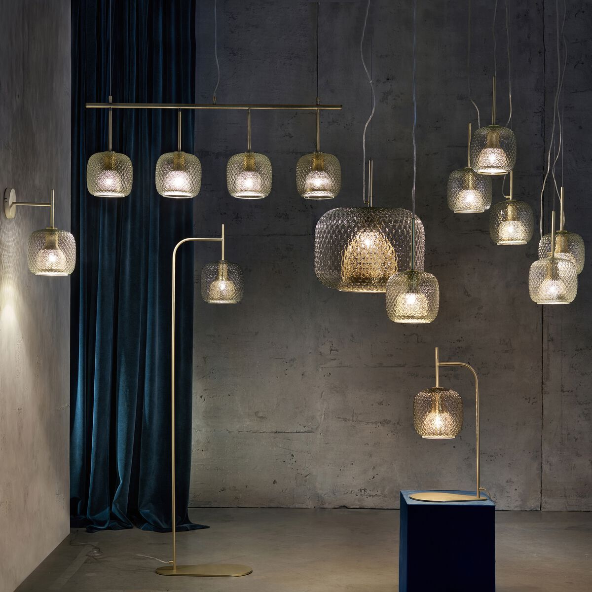 Стеклянный подвесной светильник AMPM Mistinguett ARCH-00005543 - Вид №1