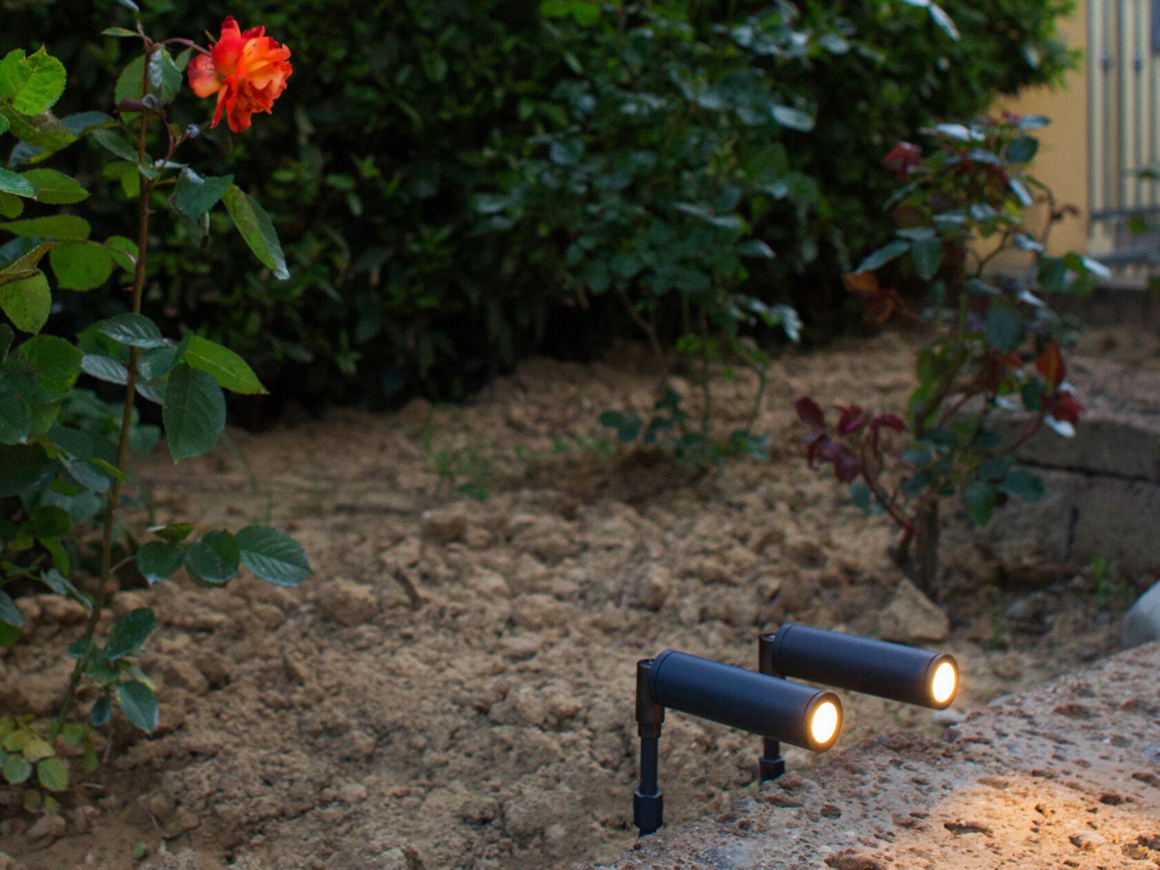 Алюминиевый регулируемый напольный светодиодный прожектор Renzo Serafini Spottino ARCH-00130900