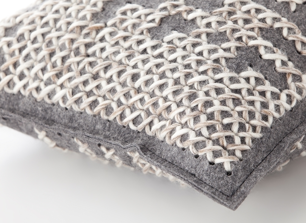 006087 Подушка Abstract Carbon 57x43 см GAN Canevas - Вид №1