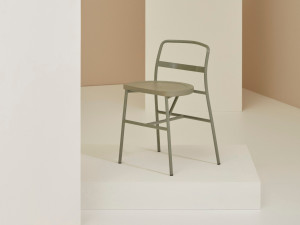 Стул из стали и ясеня