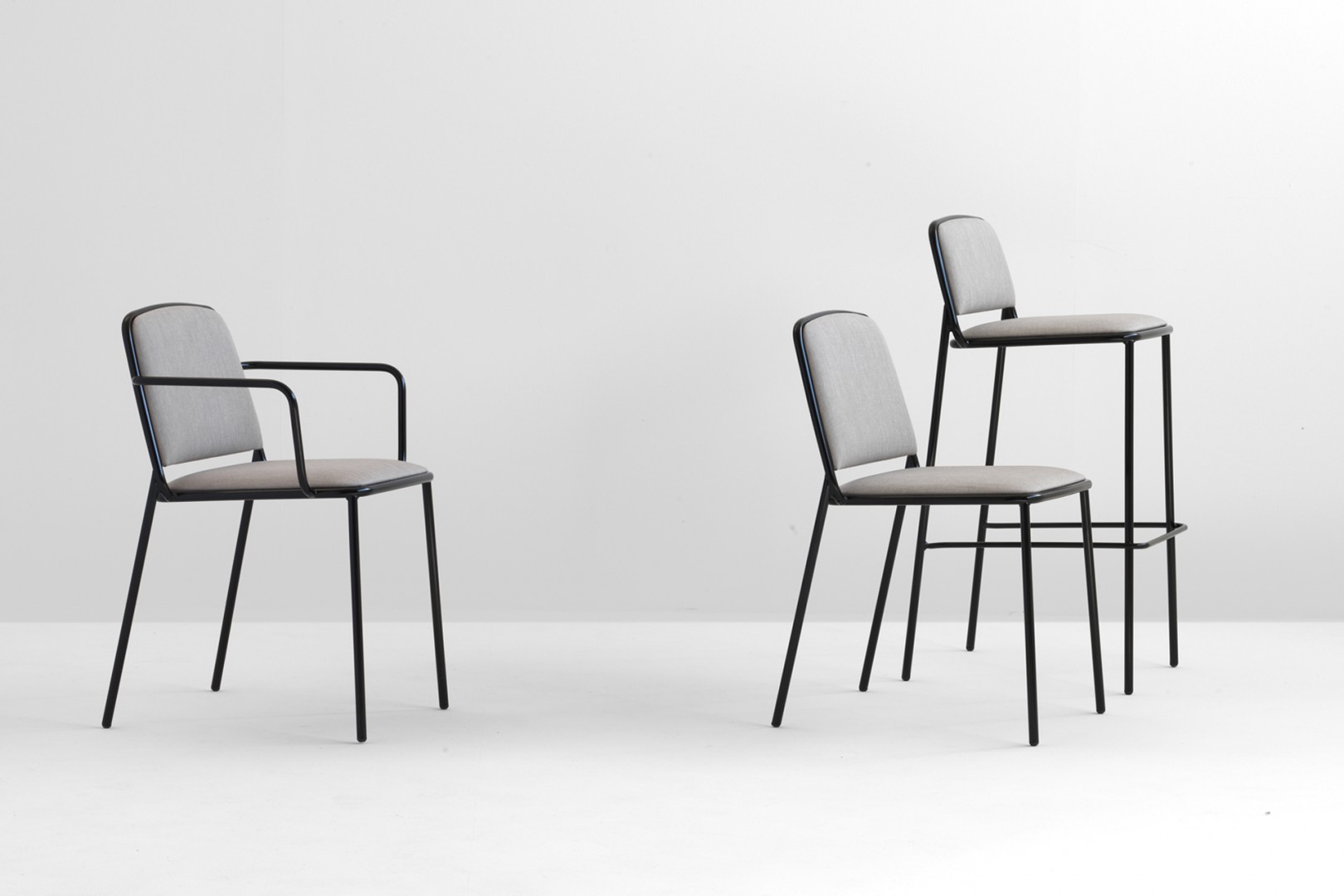 Ring 672 Барный стул со стальным каркасом, 4 ножки. Сиденье и спинка мягкие. Et al. Ring - Вид №4