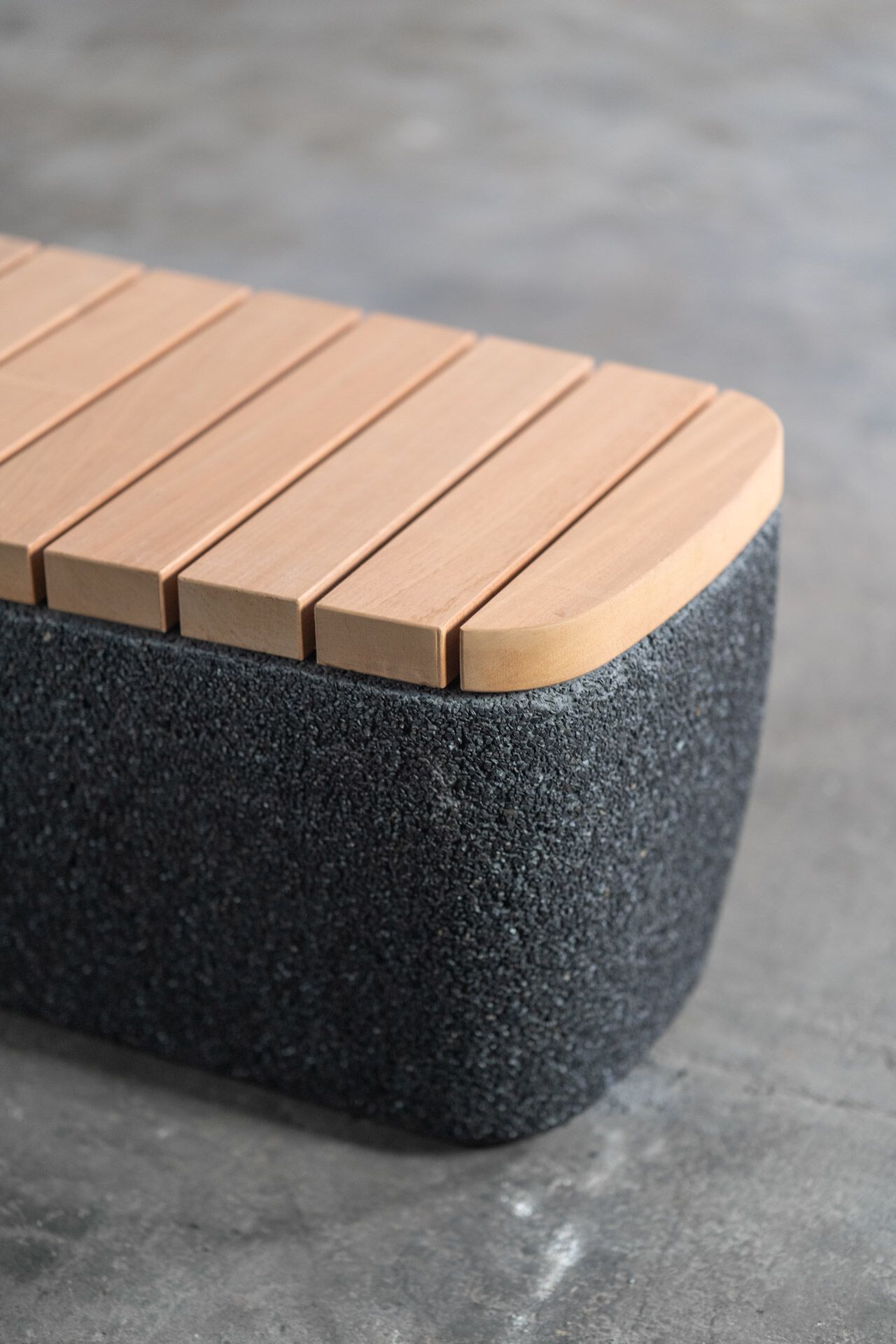 Скамейка из бетона и красного дерева без спинки Kremen ARCH-00031731 - Вид №8