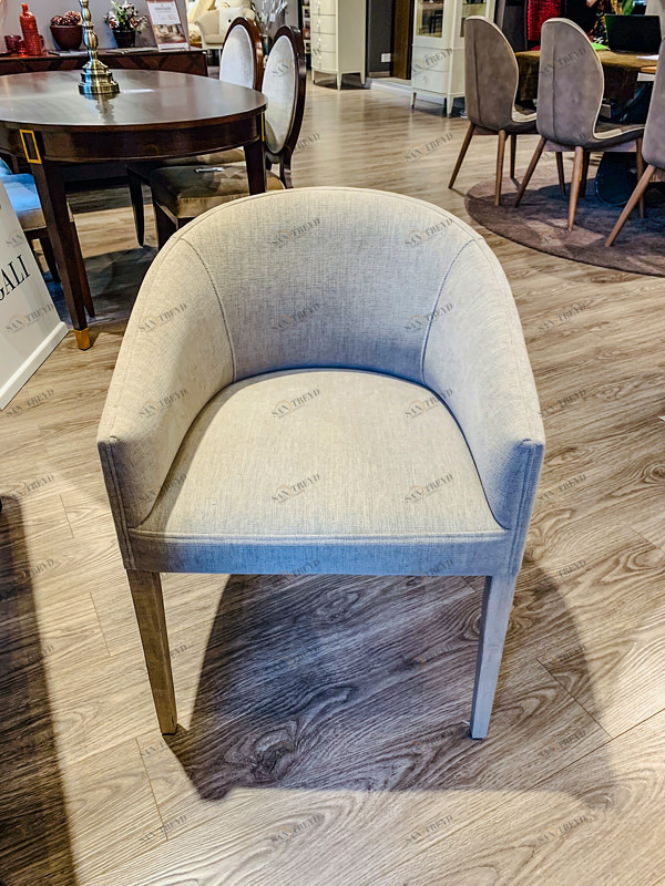 Стул с подлокотниками мягкий кремовый Tables and Chairs HURTADO TABLES AND CHAIRS 00-3981509 Бежевый 