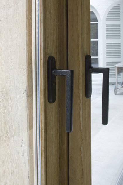 Dauby Железная оконная ручка в классическом стиле на пластине Pure® 7686 - Вид №2