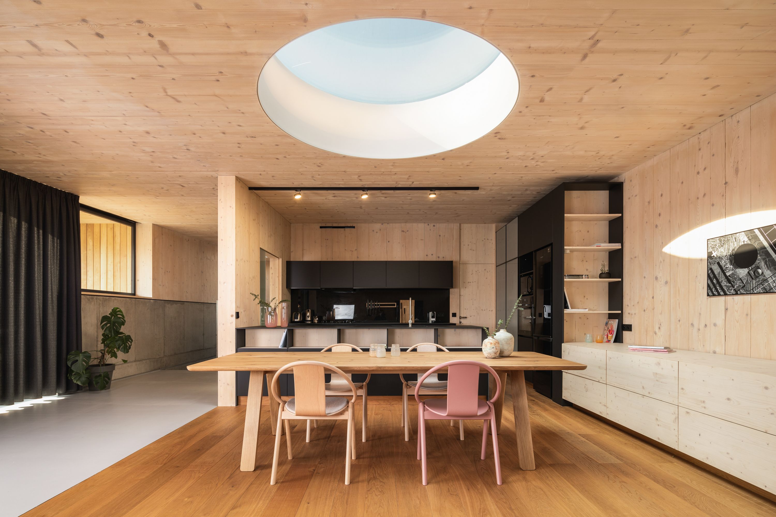 Деревянный штабелируемый стул с подлокотниками TON AGAIN ARCH-00050052 - Вид №13