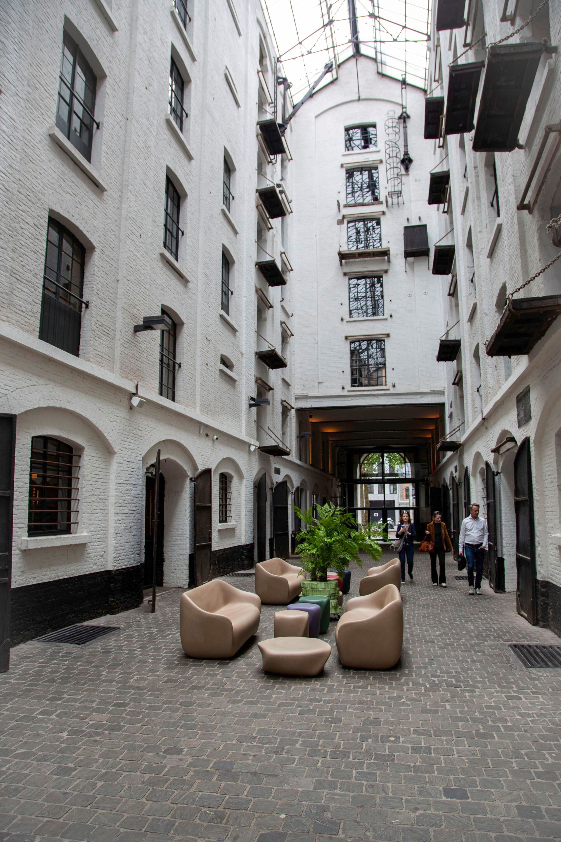 Журнальный столик из полиэтилена SLIDE Reborn ARCH-00133381 - Вид №14