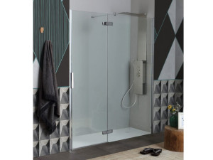 Нишевая душевая кабина с распашной дверью