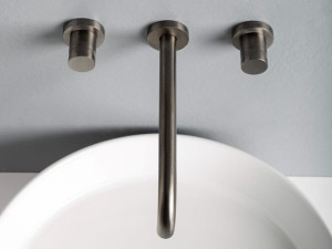 Настенный смеситель для раковины с 3 отверстиями