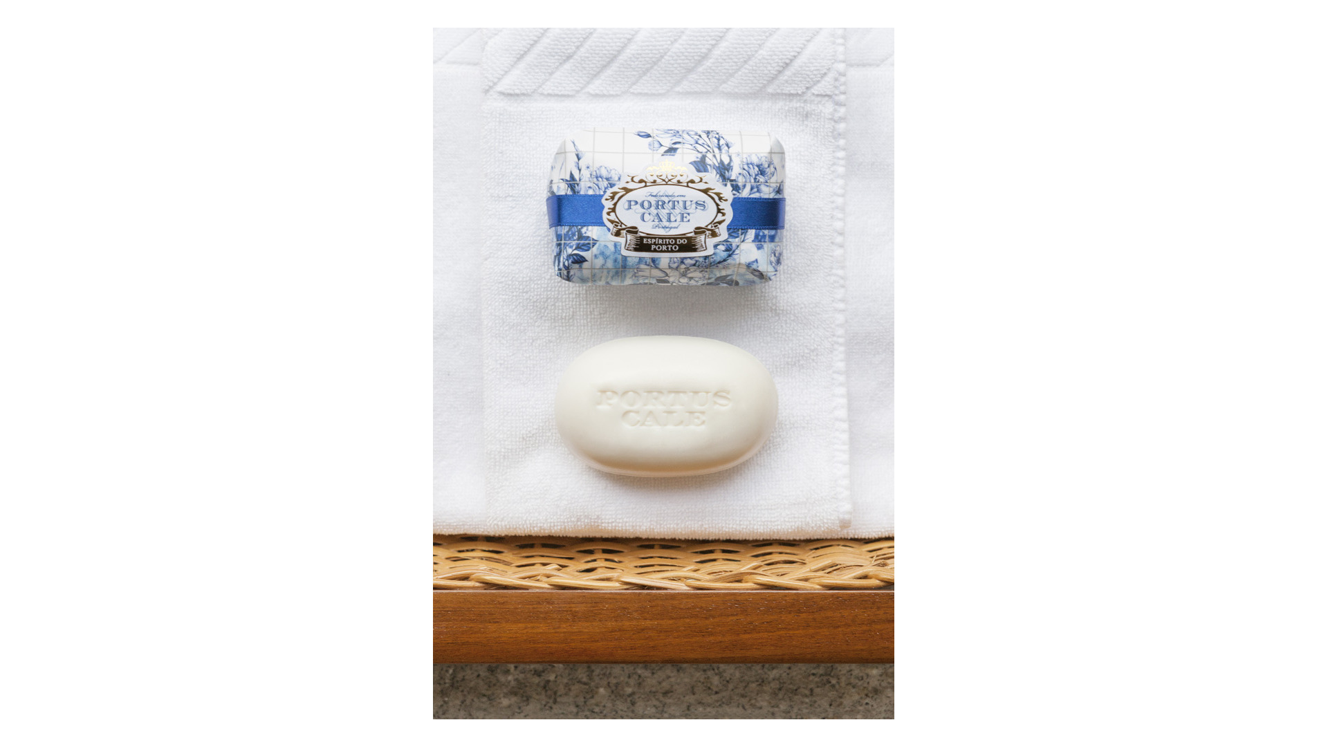 10673703 CASTELBEL Мыло ароматическое CASTELBEL Порт Кале Золотисто-синий 150г, синий Ароматическая жидкость  - Вид №1