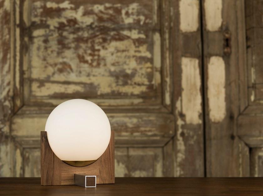 Pascal & Philippe Настольная лампа из опалового стекла на деревянном основании Juliette sun-id-1422038 - Вид №3