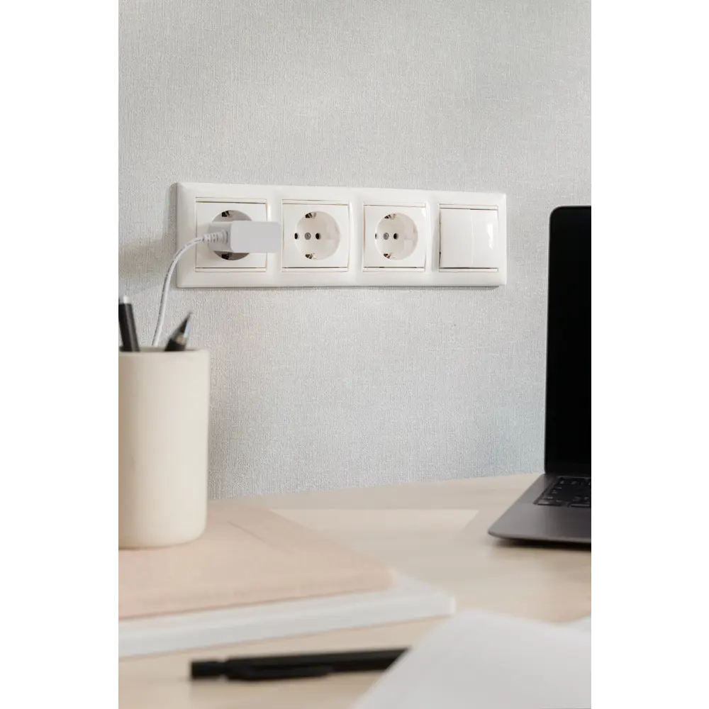 Рамка Legrand Valena Classic на 4 модуля в белом глянцевом исполнении 13079803 STLM-0002769 - Вид №4