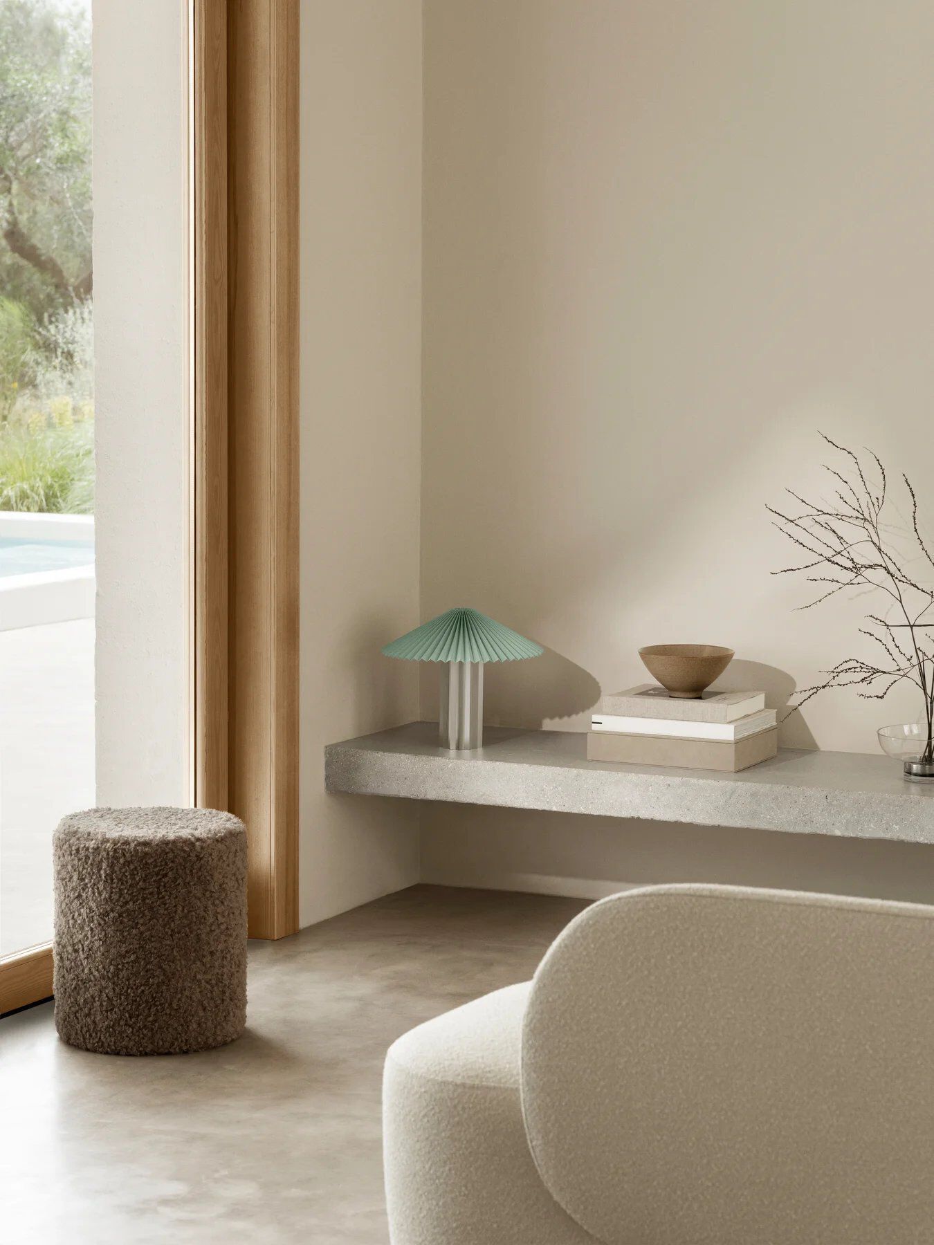 Круглый тканевый пуф с ручкой blomus Teddy ARCH-00035999 - Вид №12