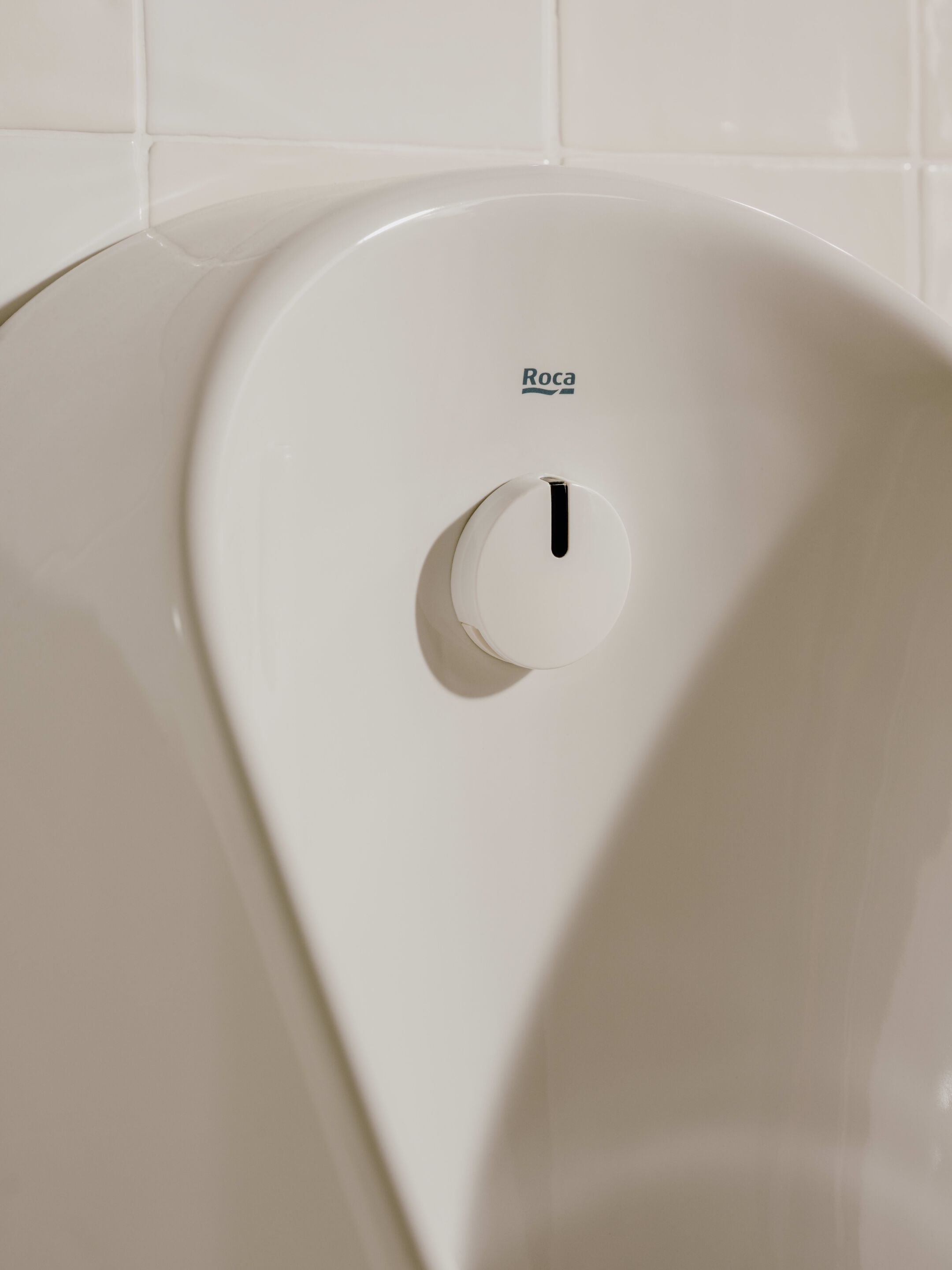 Керамический подвесной писсуар Roca PROTON A3590J5000 ARCH-00090189 - Вид №2