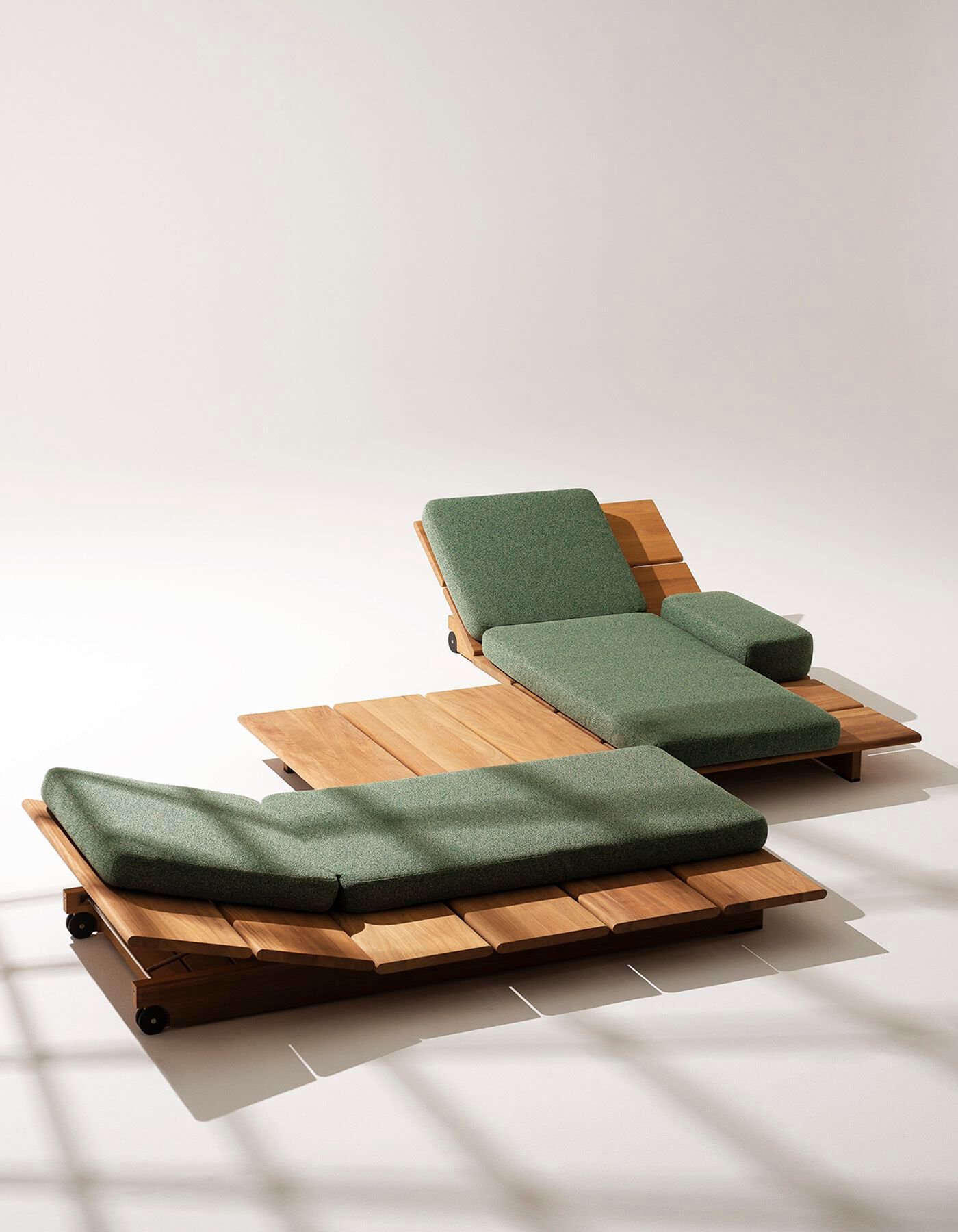 Квадратный садовый столик в ироко RODA Эолийский ARCH-00045928 - Вид №3