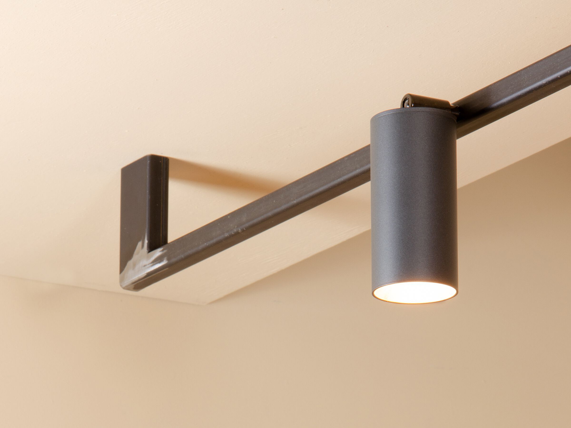 Регулируемая железная потолочная лампа Renzo Serafini ручка ARCH-00125130 - Вид №5