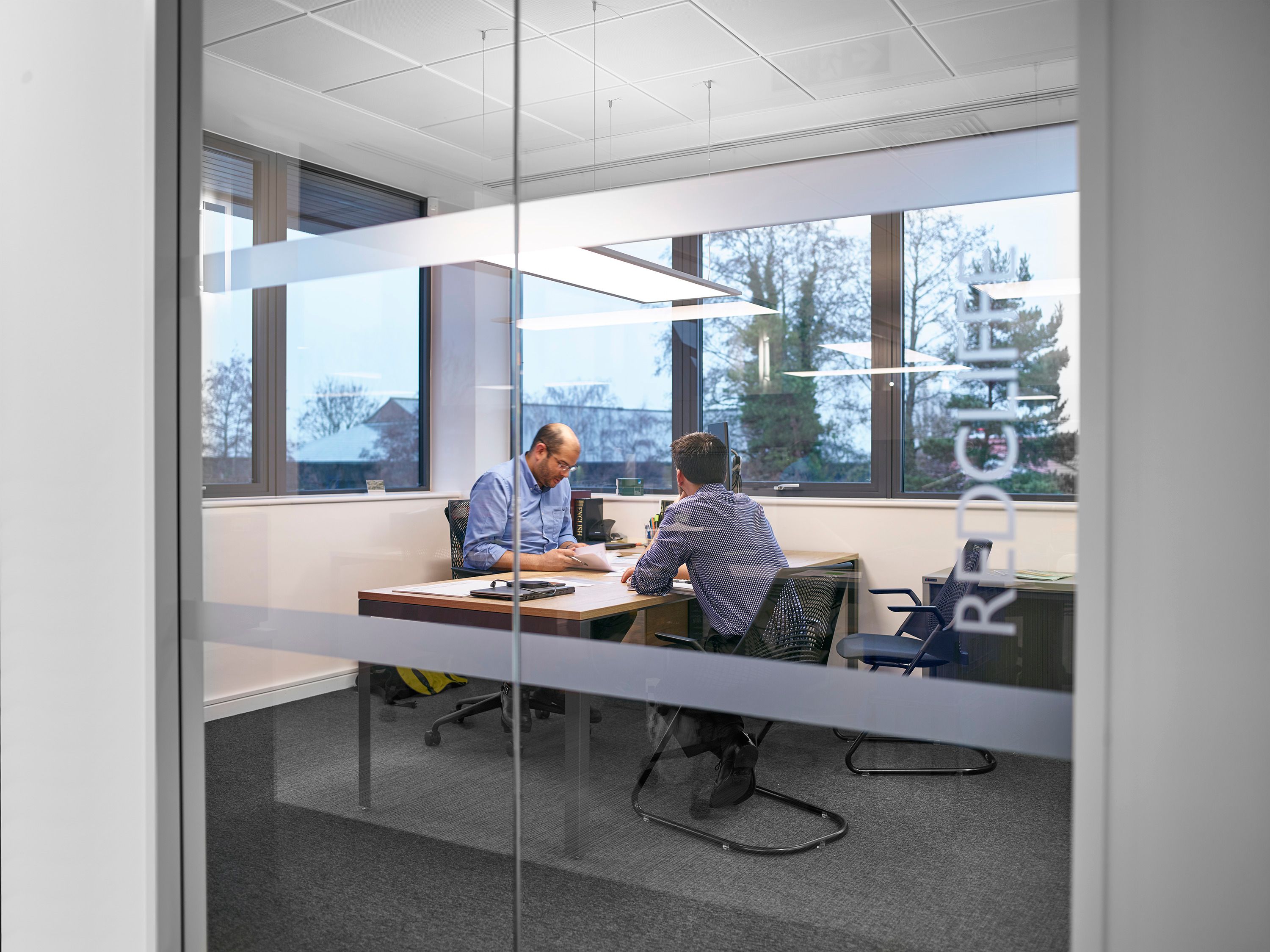 Тканевый стул с подлокотниками Herman Miller Sayl ARCH-00144514 - Вид №10