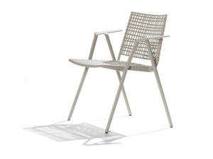 Садовый стул с подлокотниками из полипропилена