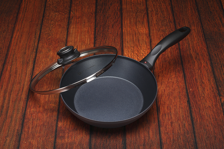 Сковорода индукционная Swiss Diamond со стеклянной крышкой, глубокая, Ø24 см XD6524IC - Вид №1