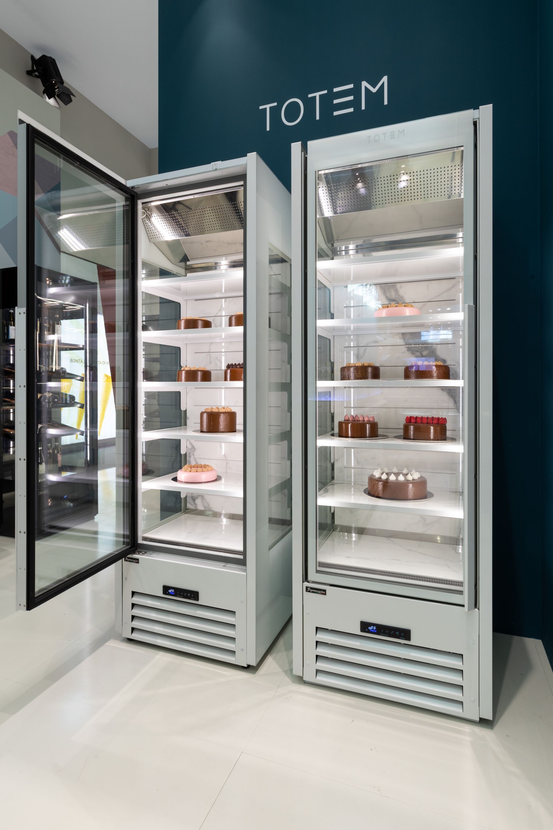 Настенная вертикальная холодильная витрина Frigomeccanica Тотем ARCH-00140480 - Вид №2