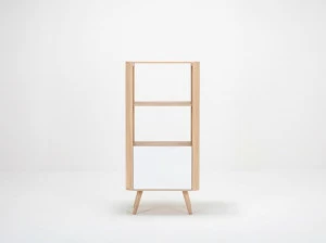 Gazzda Открытый книжный шкаф из дуба с ящиками Ena