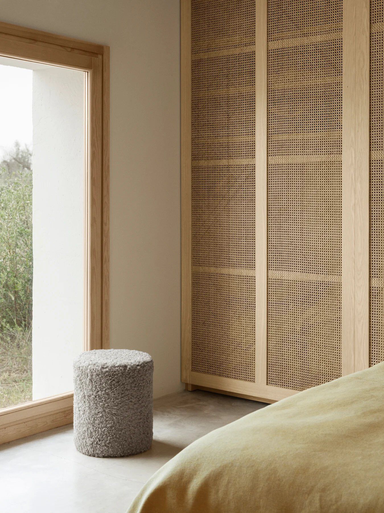 Круглый тканевый пуф с ручкой blomus Teddy ARCH-00035999 - Вид №8