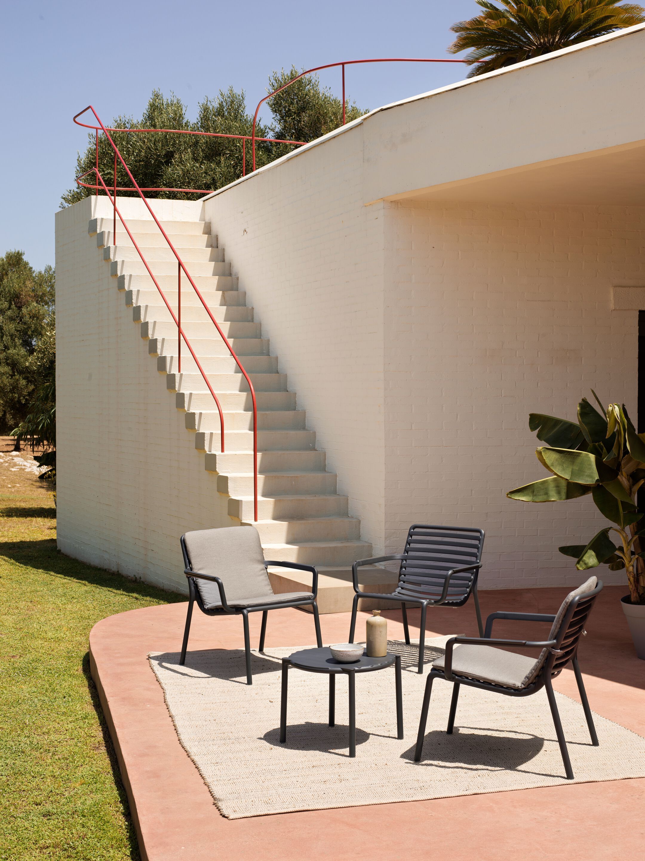 Цельный журнальный столик из стекловолокна с круглой столешницей Nardi Doga ARCH-00066884 - Вид №3