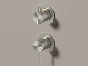 Смеситель для душа из нержавеющей стали с переключателем