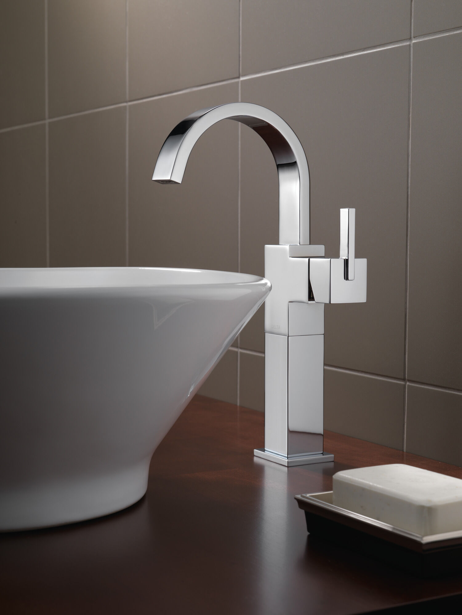 753LF-RB Смеситель для ванной комнаты с одной ручкой Delta Faucet Vero Венецианская бронза - Вид №5