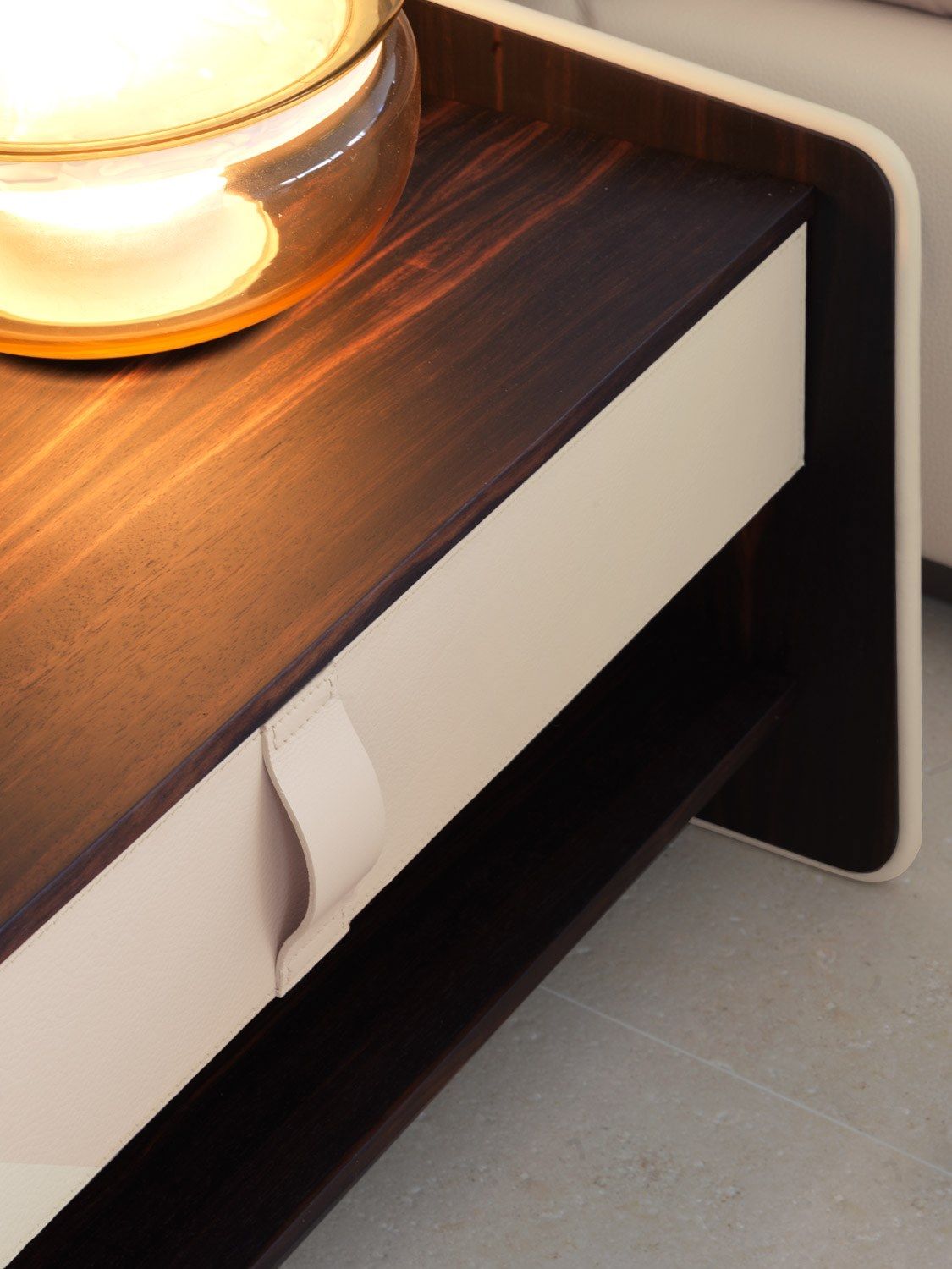 Прямоугольная кожаная прикроватная тумбочка Flou джентльмен ARCH-00055031 - Вид №5