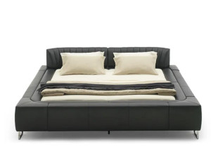 Кожаная мягкая двуспальная кровать