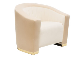 Бархатное кресло с подлокотниками