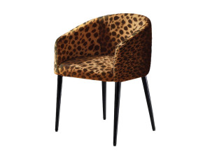 Бархатный стул с подлокотниками