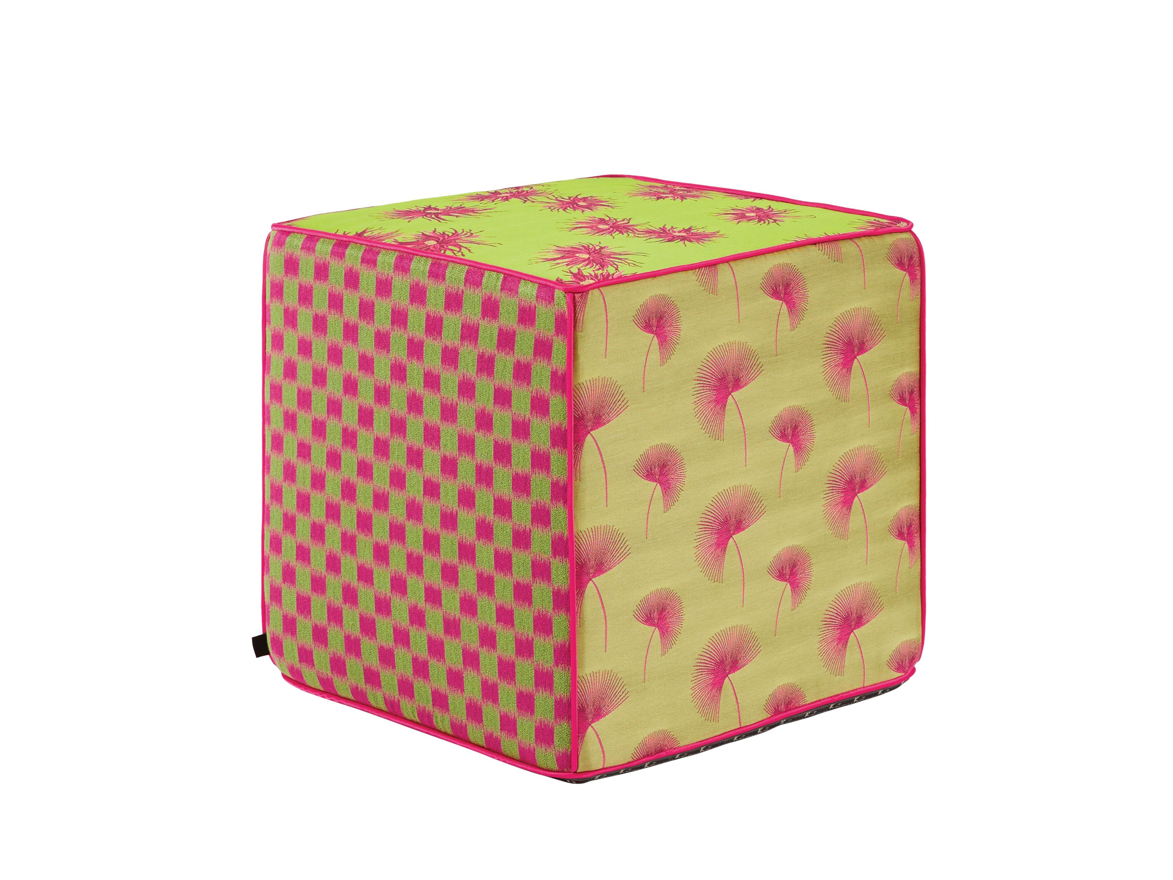 Квадратный пуф из ткани K-3 Hana Pop ARCH-00015936