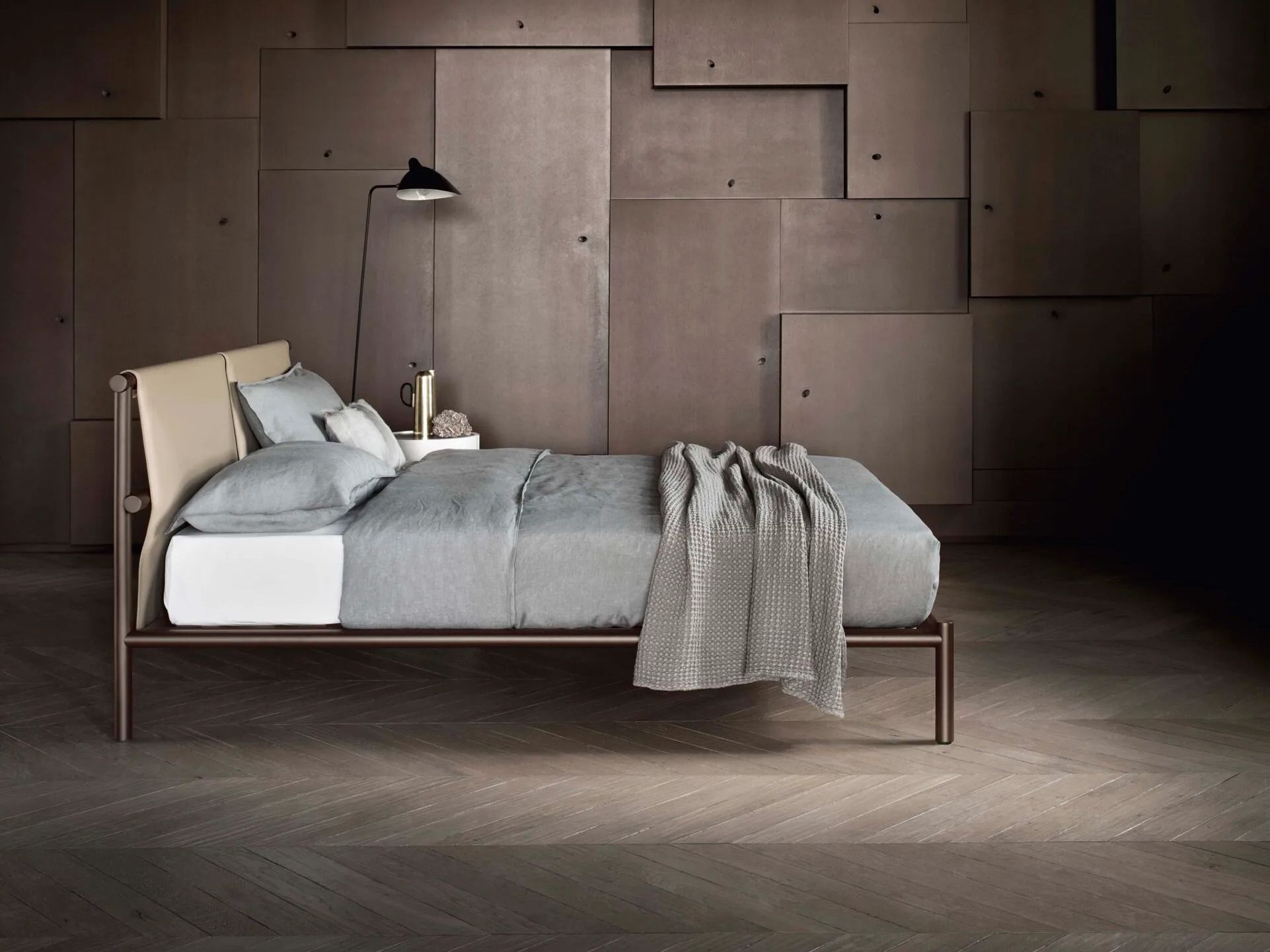 Металлическая двуспальная кровать с мягким изголовьем Alf DaFrè JETTY 2 ARCH-00002816 - Вид №5