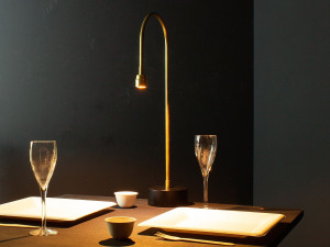 Латунная перезаряжаемая светодиодная настольная лампа