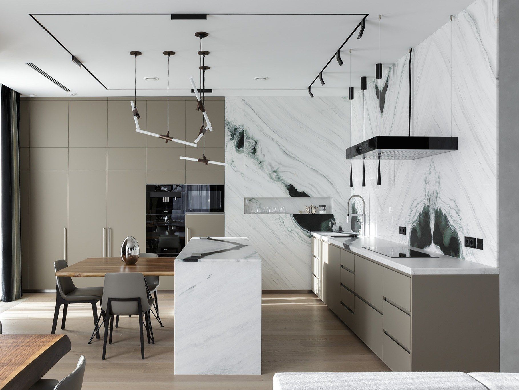 Кухня с трех сторон с островом и соседним столом TM Italia Cucine ARCH-00038339