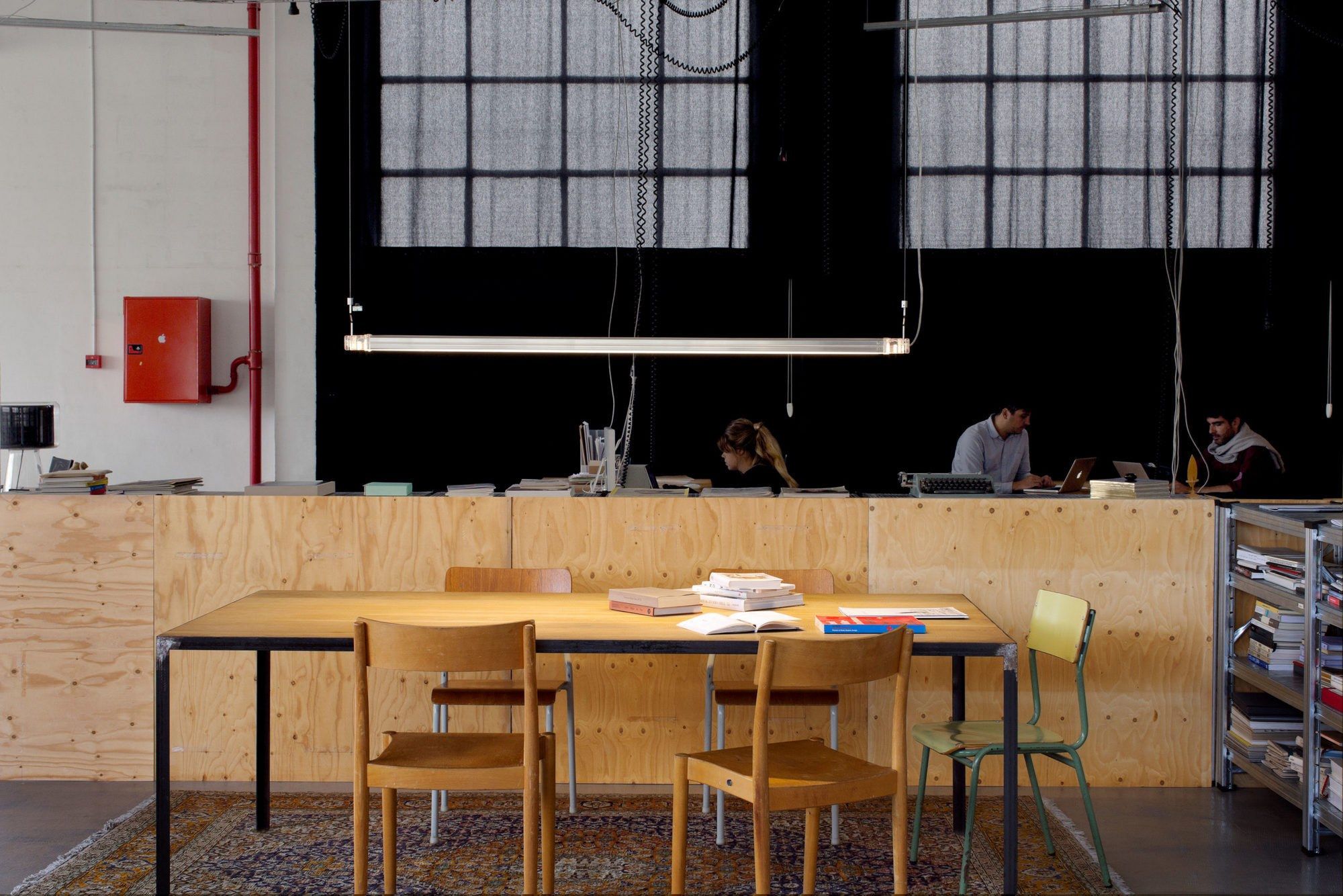 Поликарбонат светодиодный подвесной светильник Marset Неон-де-Лус ARCH-00069517 - Вид №1