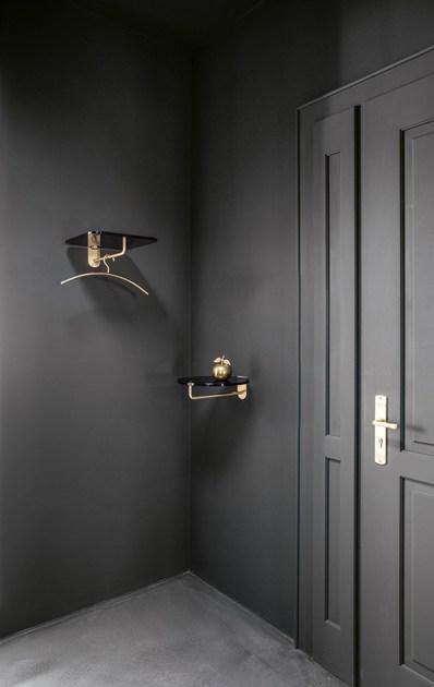 Schönbuch Настенная латунная вешалка для верхней одежды со стеклянной полкой  0933.102.101 Schonbuch  - Вид №1