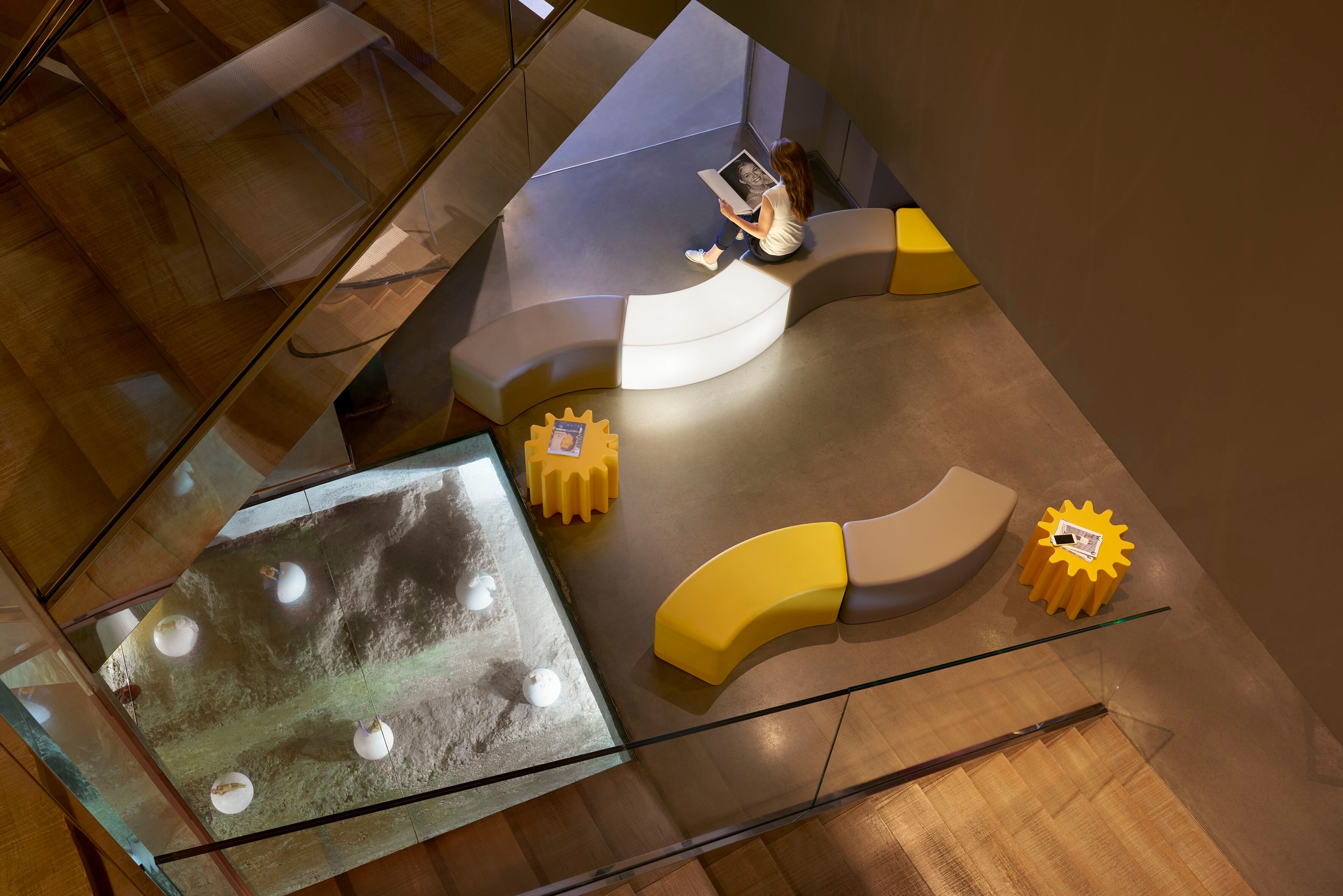 Журнальный столик из полиэтилена SLIDE Gear ARCH-00106151 - Вид №2