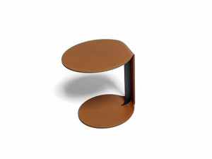 Низкий журнальный столик из кожи