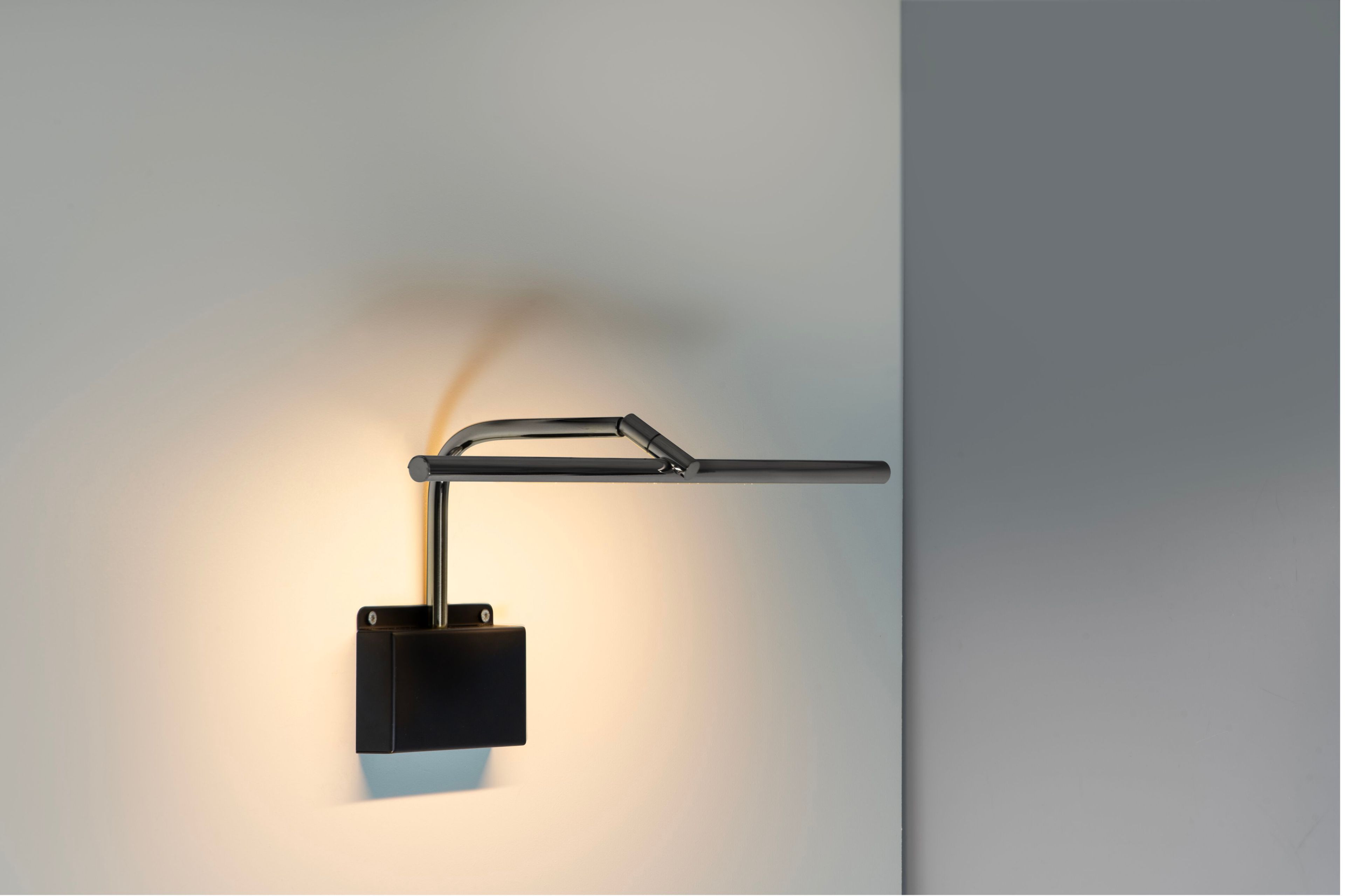 Латунный светодиодный настенный светильник для картин CVL Luminaires Airy ARCH-00034573 - Вид №12